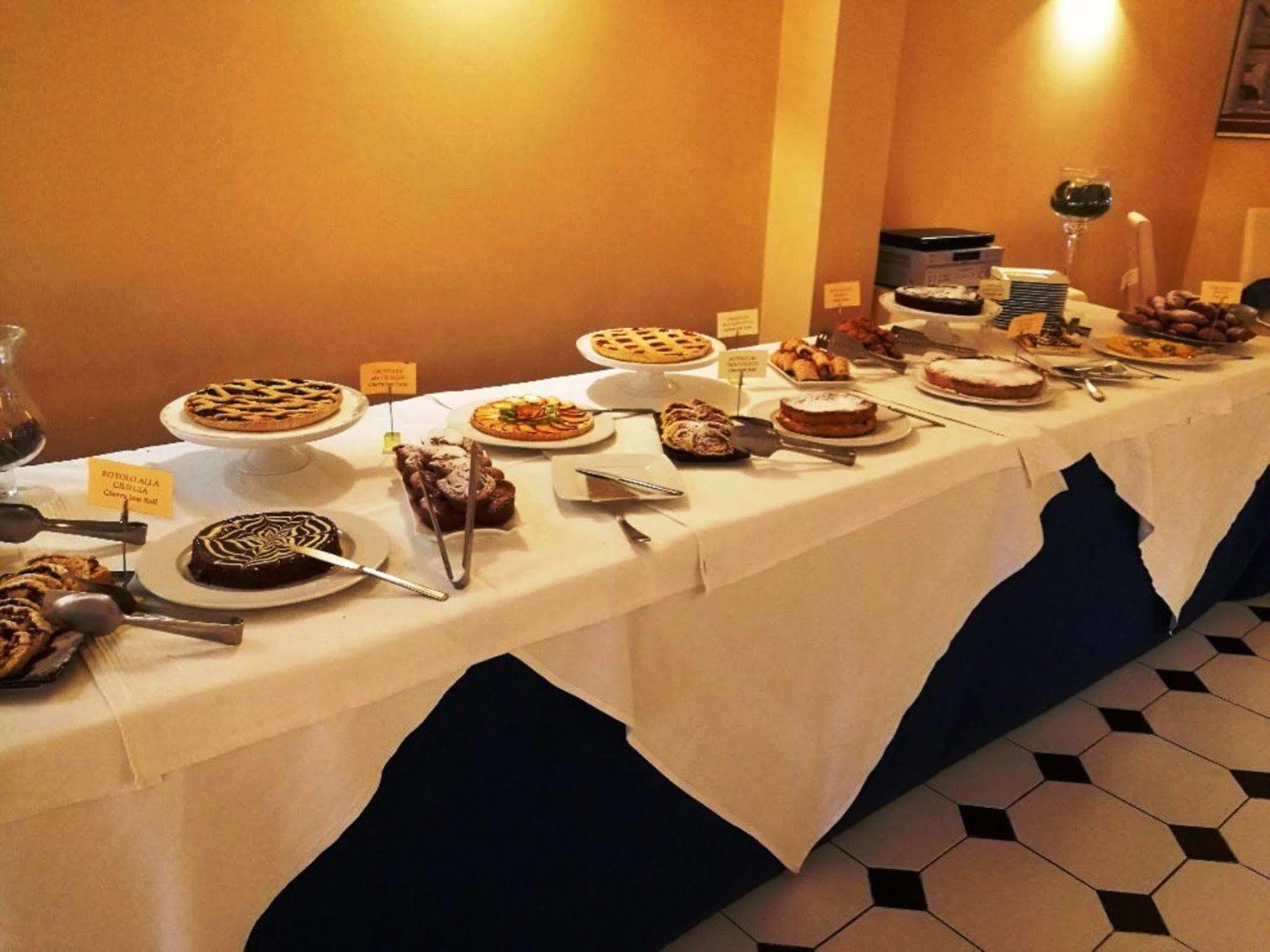 Hotel La Meridiana Urbino Exteriör bild